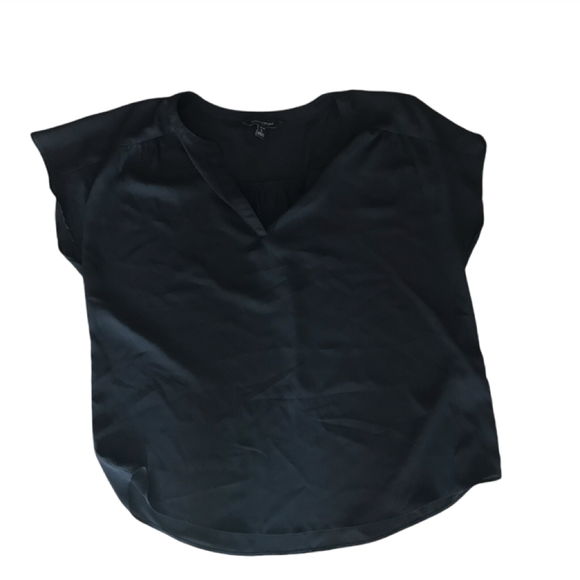 Banana Republic Tops - banana republic flowy tee shirt black